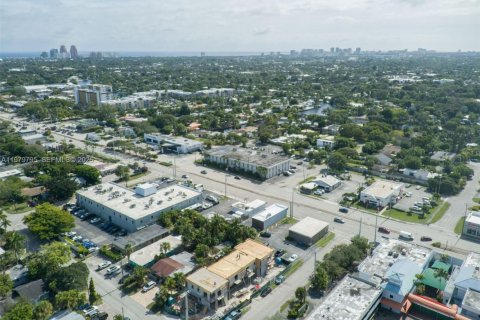 Купить таунхаус в Окленд-Парк, Флорида 3 спальни, № 2047961 - фото 14