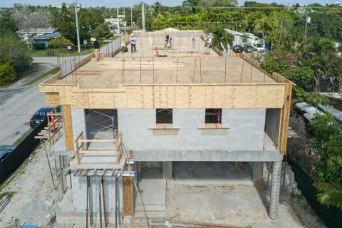 Купить таунхаус в Окленд-Парк, Флорида 3 спальни, № 2047961 - фото 11