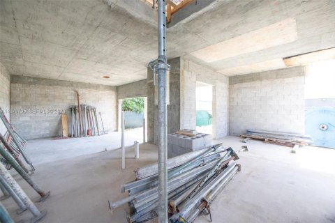 Купить таунхаус в Окленд-Парк, Флорида 3 спальни, № 2047961 - фото 18