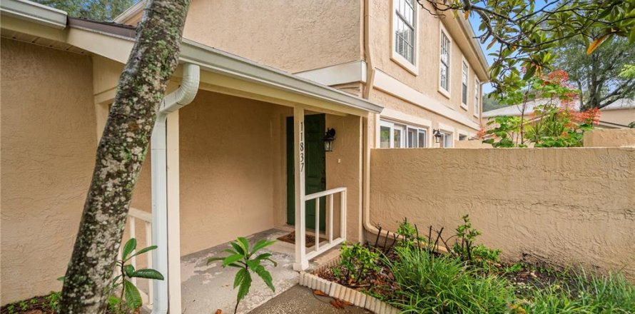 Condominio en Temple Terrace, Florida, 2 dormitorios  № 1343853