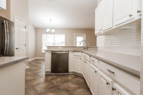 House in Spring Hill, Florida 3 bedrooms, 189.06 sq.m. № 1902764 - photo 7