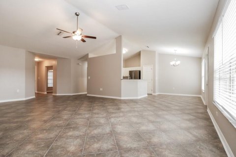 House in Spring Hill, Florida 3 bedrooms, 189.06 sq.m. № 1902764 - photo 9