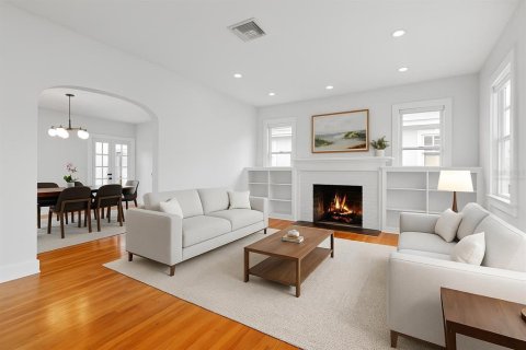 House in Orlando, Florida 4 bedrooms, 341.04 sq.m. № 1602478 - photo 4