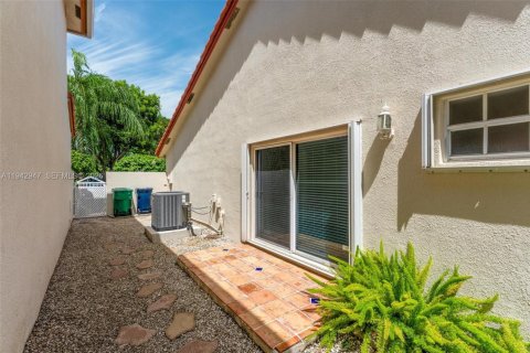 Villa ou maison à louer à Doral, Floride: 3 chambres, 176.98 m2 № 2000295 - photo 27