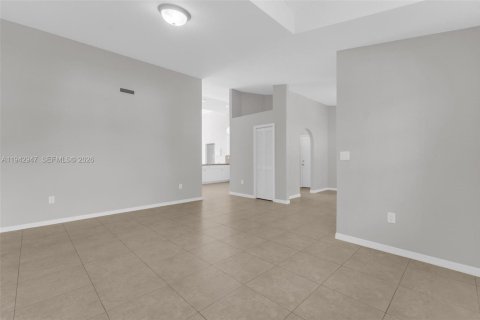 Villa ou maison à louer à Doral, Floride: 3 chambres, 176.98 m2 № 2000295 - photo 11