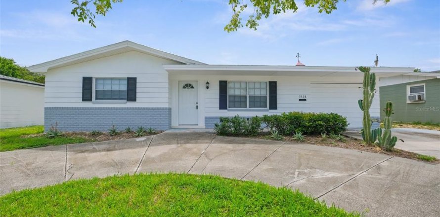 House in Holiday, Florida 2 bedrooms, 99.22 sq.m. № 1815187