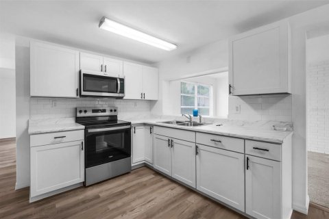 House in Holiday, Florida 2 bedrooms, 99.22 sq.m. № 1815187 - photo 12