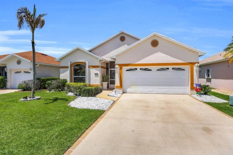 House in Port St. Lucie, Florida 3 bedrooms, 141.58 sq.m. № 2177164
