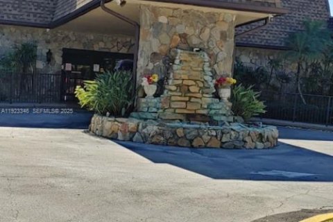 Купить кондоминиум в Холливуд, Флорида 1 спальня, 67.82м2, № 1977348 - фото 14