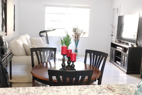 Купить кондоминиум в Холливуд, Флорида 1 спальня, 67.82м2, № 1977348 - фото 5