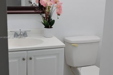 Купить кондоминиум в Холливуд, Флорида 1 спальня, 67.82м2, № 1977348 - фото 11