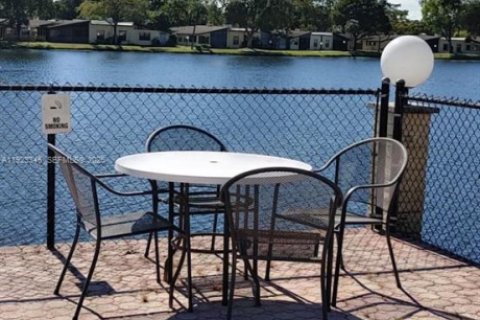 Купить кондоминиум в Холливуд, Флорида 1 спальня, 67.82м2, № 1977348 - фото 12