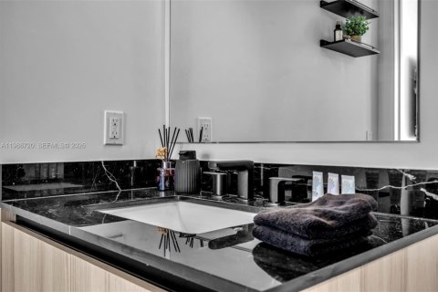Condominio en alquiler en Miami, Florida, 2 dormitorios, 64.66 m2 № 2240679 - foto 21