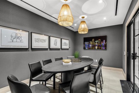 Condominio en alquiler en Miami, Florida, 2 dormitorios, 64.66 m2 № 2240679 - foto 26