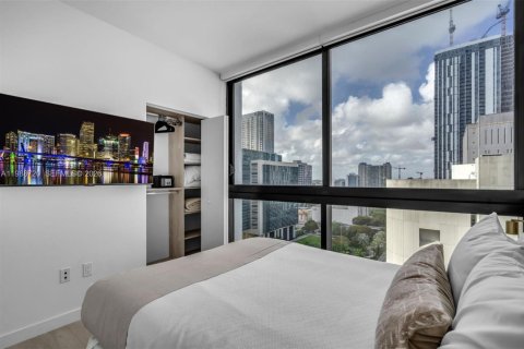 Condominio en alquiler en Miami, Florida, 2 dormitorios, 64.66 m2 № 2240679 - foto 14