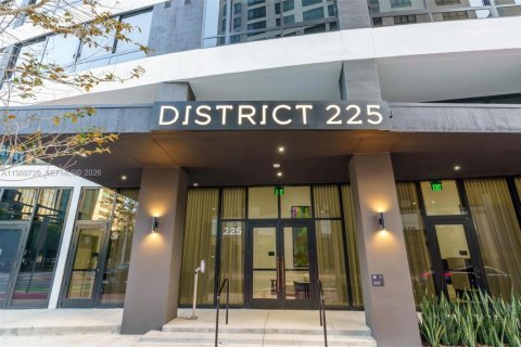 Condominio en Miami, Florida, 2 dormitorios  № 2240679