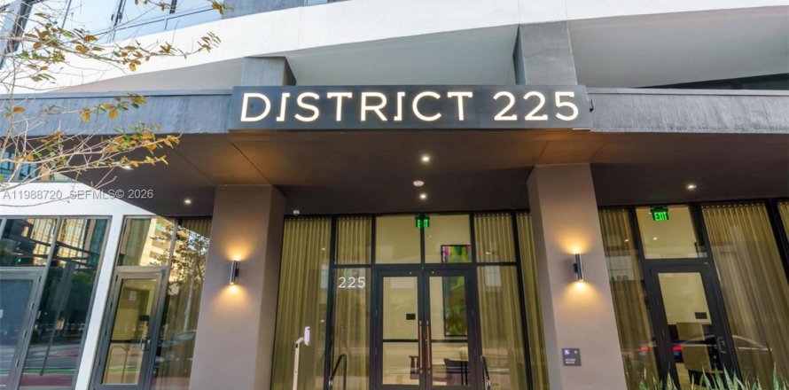 Condominio en Miami, Florida, 2 dormitorios № 2240679