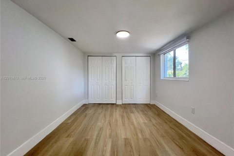 Villa ou maison à vendre à Miami, Floride: 3 chambres, 81.2 m2 № 2074882 - photo 11