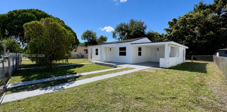 Villa ou maison à Miami, Floride 3 chambres, 81.2 m2 № 2074882