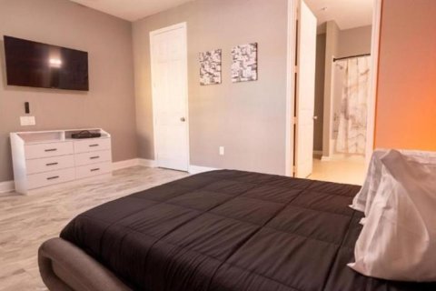 Condominio en venta en Orlando, Florida, 2 dormitorios, 169.36 m2 № 2215465 - foto 10