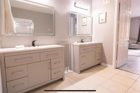 Condominio en venta en Orlando, Florida, 2 dormitorios, 169.36 m2 № 2215465 - foto 9