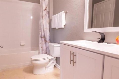 Condominio en venta en Orlando, Florida, 2 dormitorios, 169.36 m2 № 2215465 - foto 12