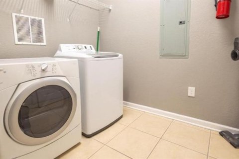 Condominio en venta en Orlando, Florida, 2 dormitorios, 169.36 m2 № 2215465 - foto 15