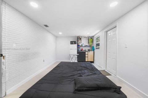 House in Miami, Florida 3 bedrooms, 96.25 sq.m. № 2013304 - photo 14