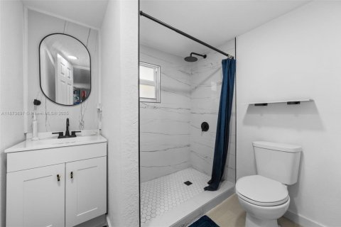 House in Miami, Florida 3 bedrooms, 96.25 sq.m. № 2013304 - photo 16