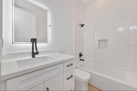 House in Port Charlotte, Florida 3 bedrooms, 200.85 sq.m. № 1784550 - photo 30
