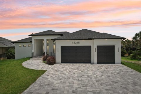 House in Port Charlotte, Florida 3 bedrooms, 200.85 sq.m. № 1784550 - photo 1