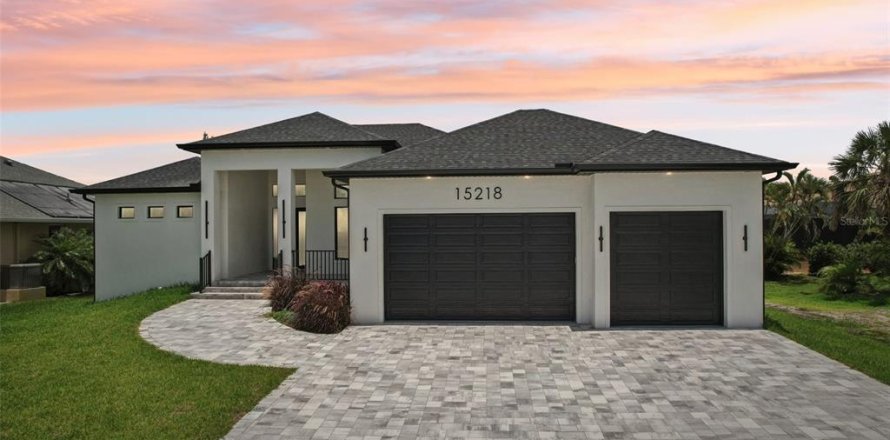 House in Port Charlotte, Florida 3 bedrooms, 200.85 sq.m. № 1784550