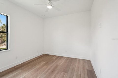 House in Port Charlotte, Florida 3 bedrooms, 200.85 sq.m. № 1784550 - photo 28