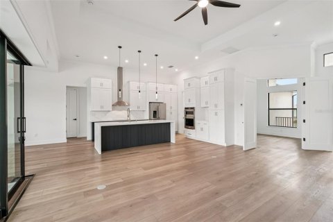 House in Port Charlotte, Florida 3 bedrooms, 200.85 sq.m. № 1784550 - photo 7