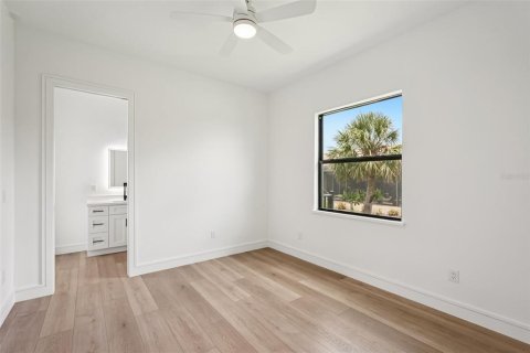 House in Port Charlotte, Florida 3 bedrooms, 200.85 sq.m. № 1784550 - photo 25