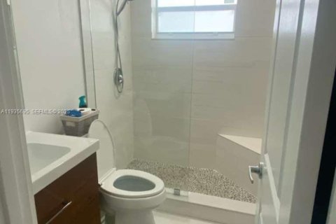 Casa en alquiler en Plantation, Florida, 3 dormitorios, 97.45 m2 № 1993816 - foto 7