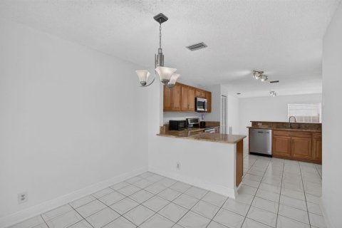 Villa ou maison à louer à Boca Raton, Floride: 4 chambres, 259.2 m2 № 2397796 - photo 27