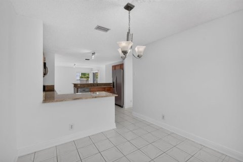 Villa ou maison à louer à Boca Raton, Floride: 4 chambres, 259.2 m2 № 2397796 - photo 28