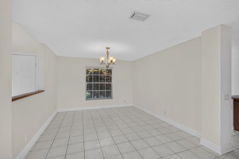 Villa ou maison à louer à Boca Raton, Floride: 4 chambres, 259.2 m2 № 2397796 - photo 18