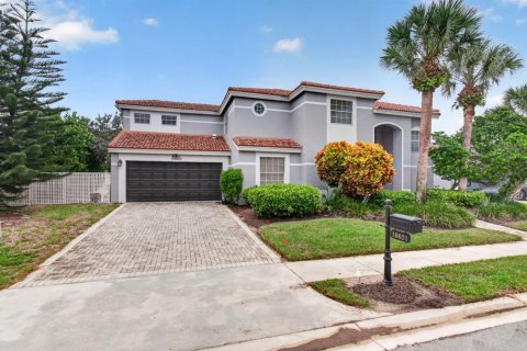 Villa ou maison à louer à Boca Raton, Floride: 4 chambres, 259.2 m2 № 2397796 - photo 2