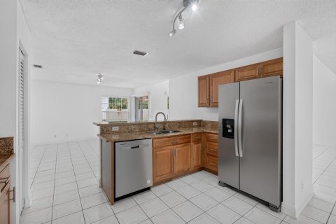 Villa ou maison à louer à Boca Raton, Floride: 4 chambres, 259.2 m2 № 2397796 - photo 23