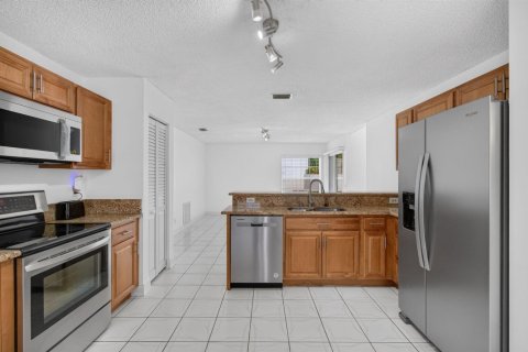 Villa ou maison à louer à Boca Raton, Floride: 4 chambres, 259.2 m2 № 2397796 - photo 25