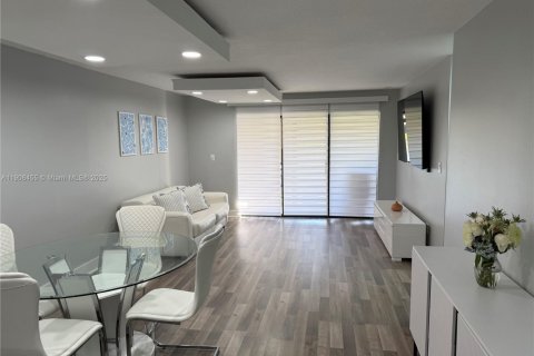 Copropriété à vendre à Boca Raton, Floride: 2 chambres, 90.58 m2 № 1964315 - photo 3