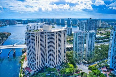 Condo in Aventura, Florida, 2 bedrooms  № 1703218 - photo 12