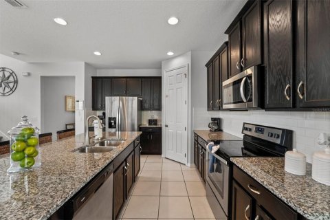 House in SOLARA RESORT in Kissimmee, Florida 4 bedrooms, 231.14 sq.m. № 1525369 - photo 10