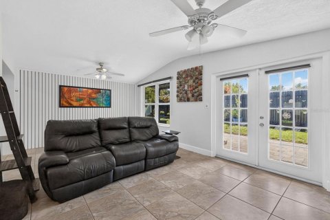 Villa ou maison à vendre à Orlando, Floride: 3 chambres, 190.08 m2 № 2259033 - photo 19