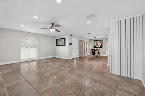 Villa ou maison à vendre à Orlando, Floride: 3 chambres, 190.08 m2 № 2259033 - photo 12