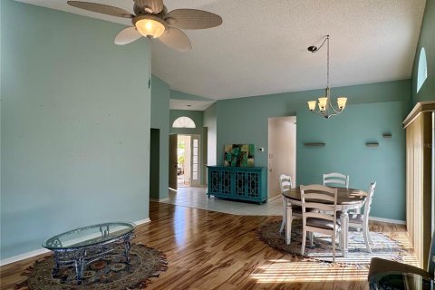 House in Bradenton, Florida 2 bedrooms, 150.87 sq.m. № 2221479 - photo 3