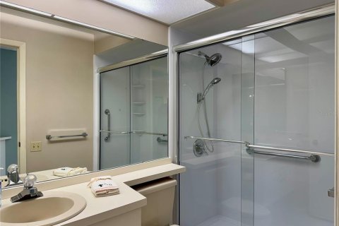 House in Bradenton, Florida 2 bedrooms, 150.87 sq.m. № 2221479 - photo 7