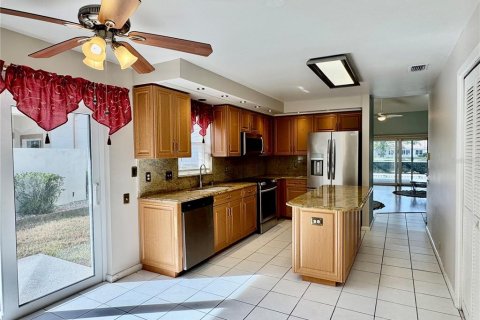 House in Bradenton, Florida 2 bedrooms, 150.87 sq.m. № 2221479 - photo 4